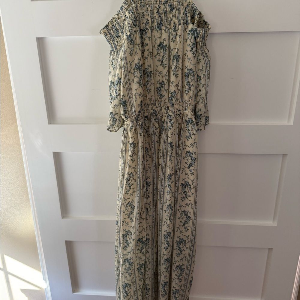 POL Floral off the shoulder with mini straps Cream and Blue Dress - Picture 10 of 11